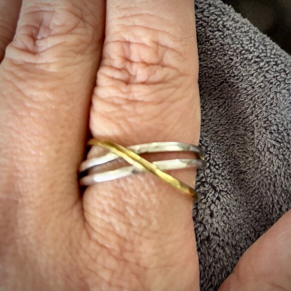 Like New Silpada .925 Sterling Silver and Brass Crisscross Ring Size 10 R3311 - Picture 6 of 7